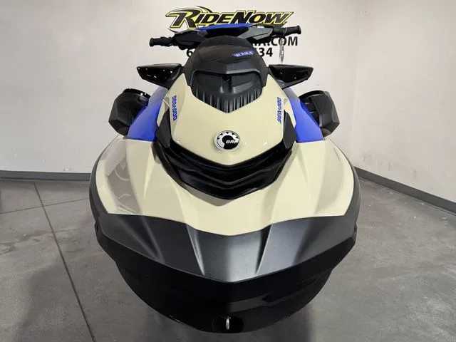 Slide: The Image of Sea-Doo Wake 170 2026 - 7