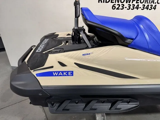 Slide: The Image of Sea-Doo Wake 170 2026 - 9