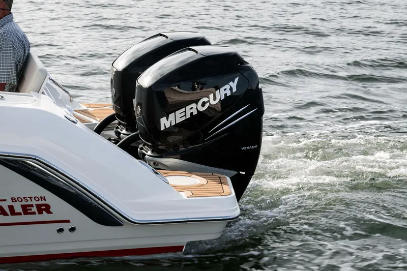 Slide: The Image of Boston Whaler 320 Vantage 2024 - 58
