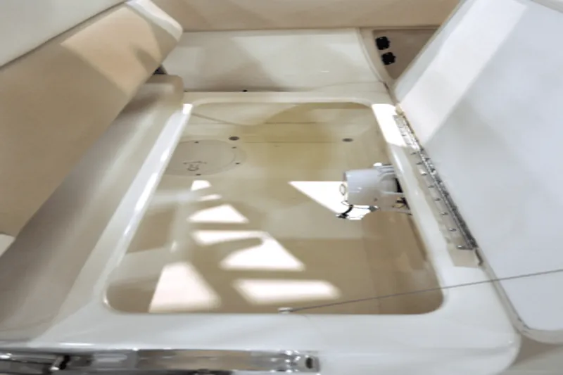Slide: The Image of Boston Whaler 320 Vantage 2024 - 87