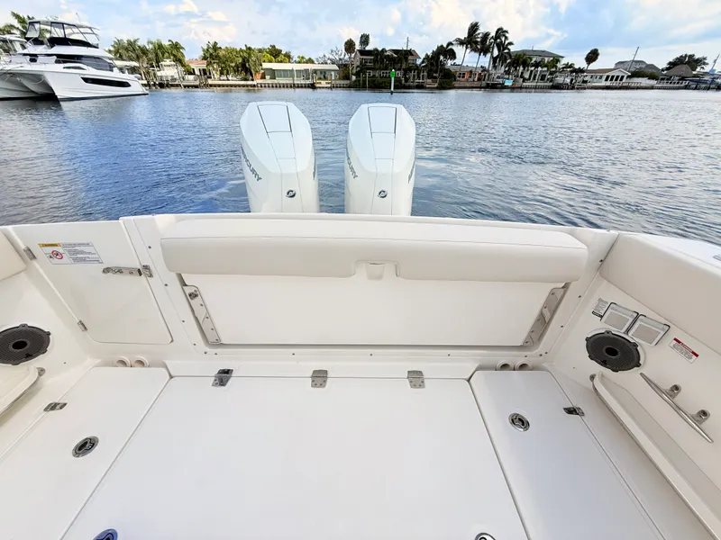 Slide: The Image of Boston Whaler 320 Vantage 2024 - 25