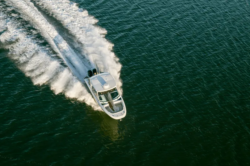 Slide: The Image of Boston Whaler 320 Vantage 2024 - 24