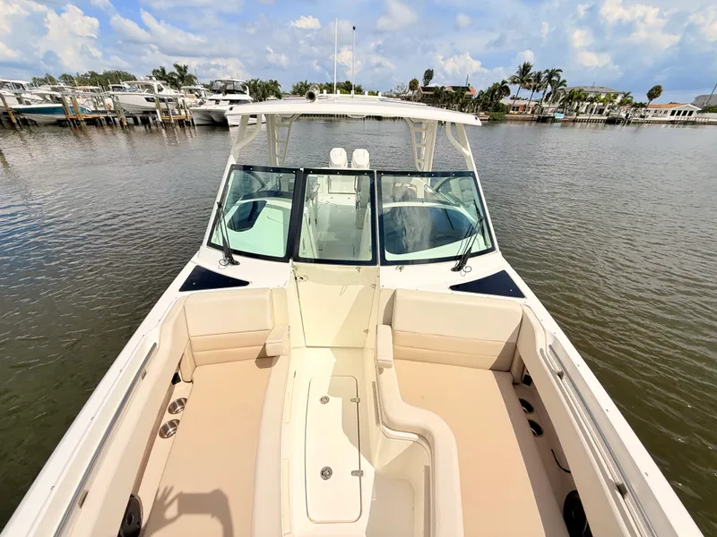 Slide: The Image of Boston Whaler 320 Vantage 2024 - 71