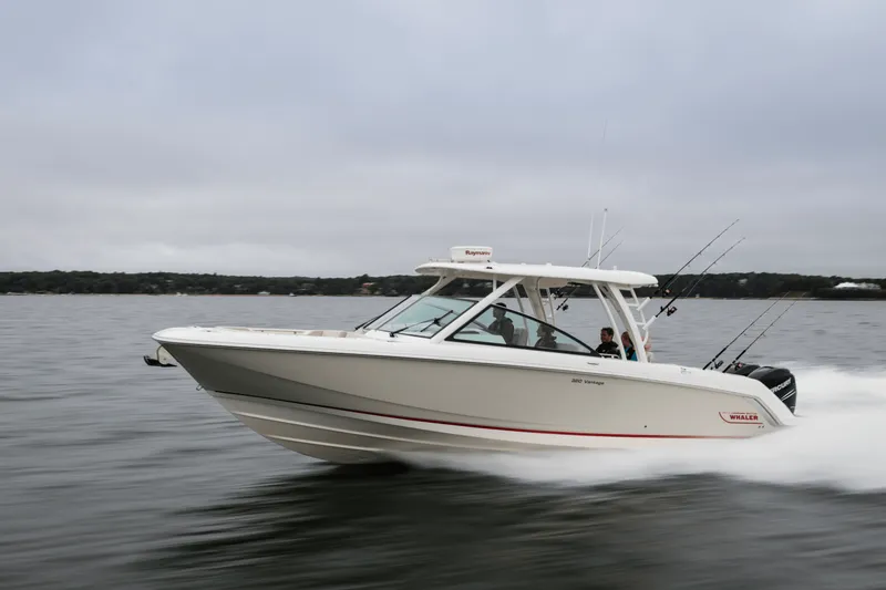 Slide: The Image of Boston Whaler 320 Vantage 2024 - 21