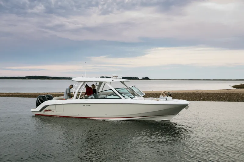 Slide: The Image of Boston Whaler 320 Vantage 2024 - 26