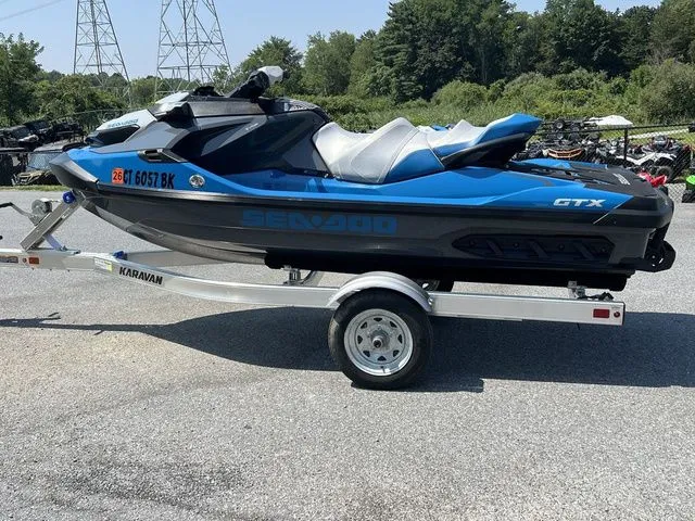 Slide: The Image of Sea-Doo GTX 2019 - 10