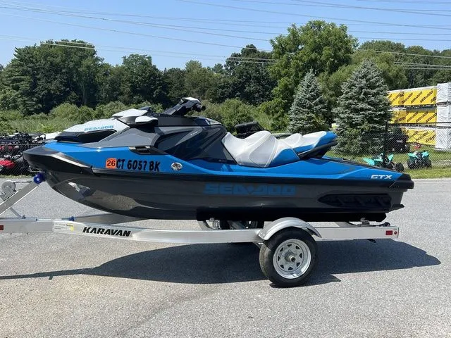 Slide: The Image of Sea-Doo GTX 2019 - 9