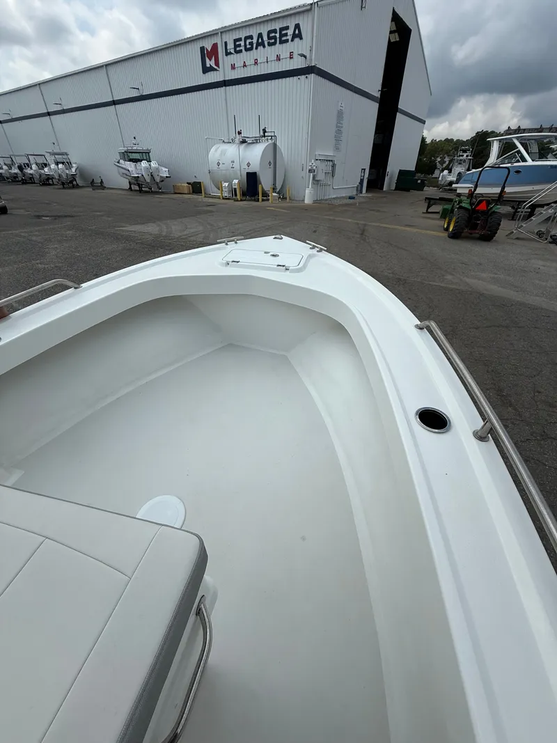 Slide: The Image of Parker 1801 Center Console 2022 - 14