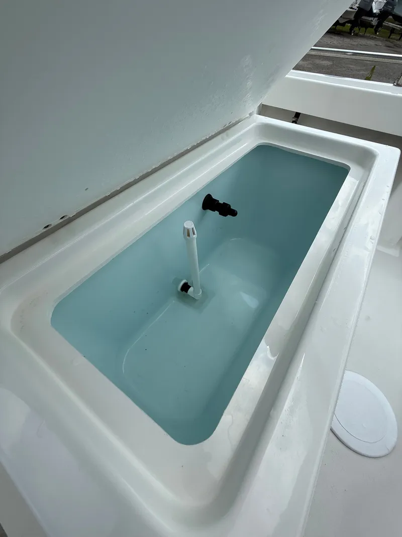 Slide: The Image of Parker 1801 Center Console 2022 - 16