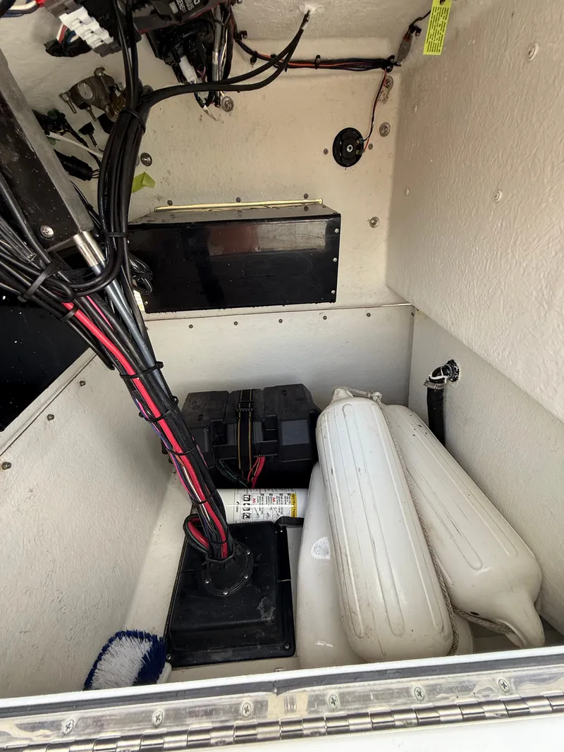 Slide: The Image of Parker 1801 Center Console 2022 - 19