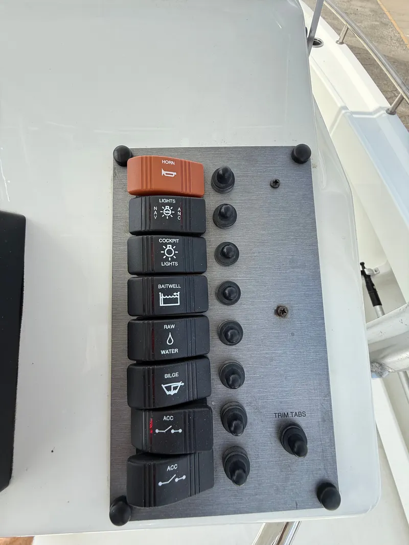 Slide: The Image of Parker 1801 Center Console 2022 - 8