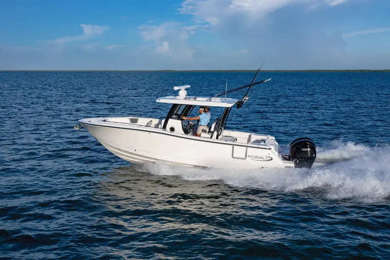 The Image of 2026 Robalo R300 1 - 1
