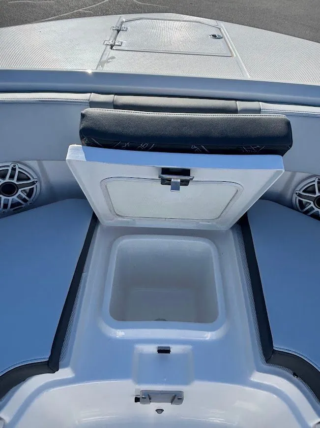 Slide: The Image of 2026 Robalo R300 25 - 25