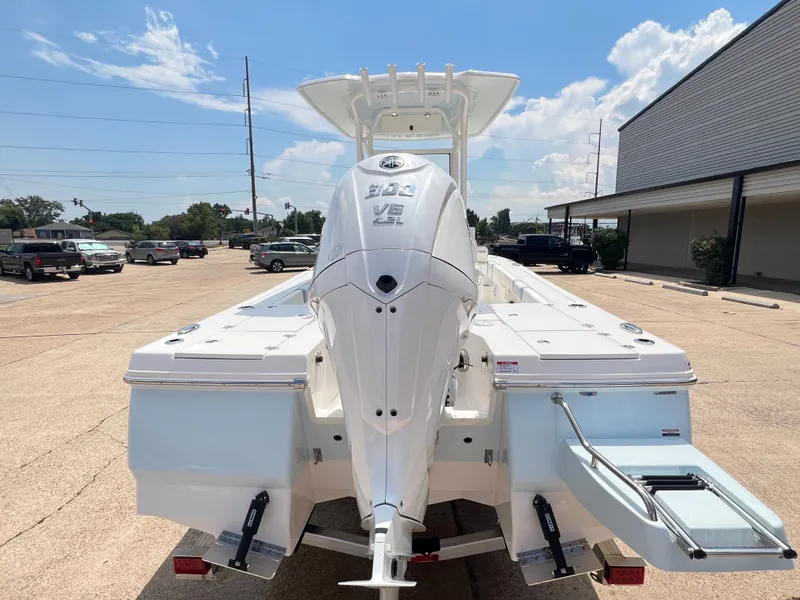 Slide: The Image of Robalo 246 Cayman 2026 - 5