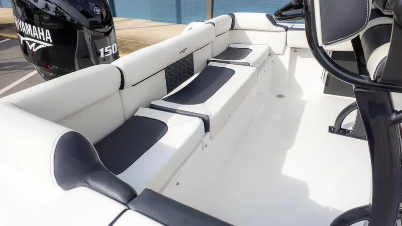 Slide: The Image of Tidewater 210 LXF 2026 - 6