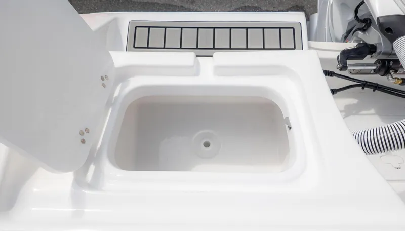 Slide: The Image of Tidewater 220 LXF 2026 - 7