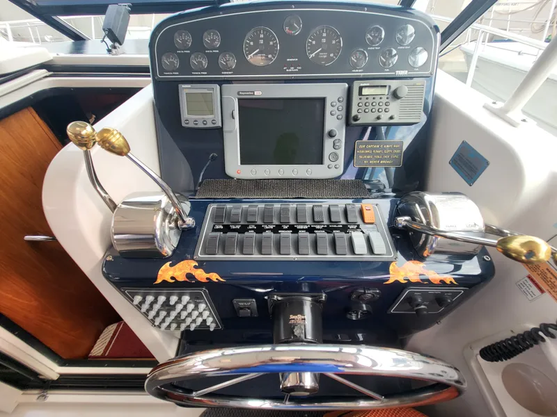 Slide: The Image of Tiara 3500 OPEN 2001 - 35