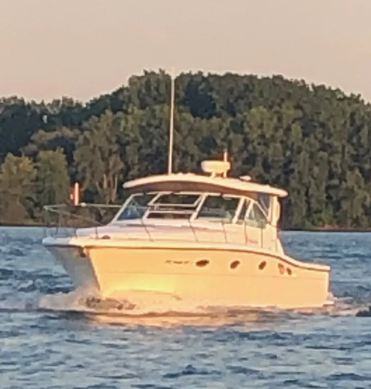 Slide: The Image of Tiara 3500 OPEN 2001 - 1