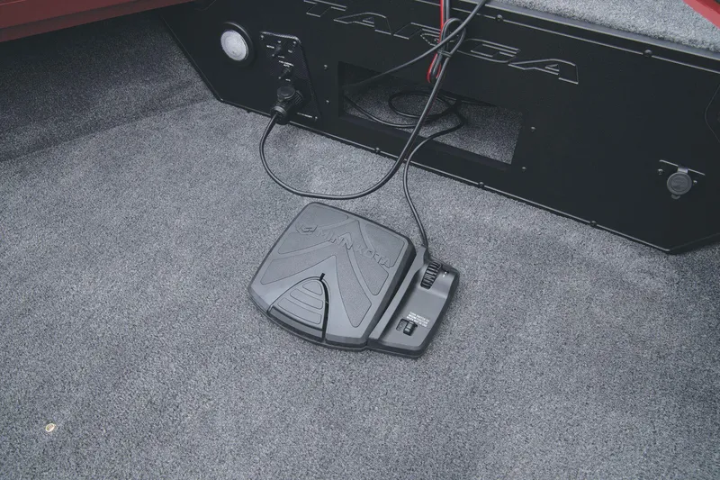 Slide: The Image of Tracker Targa V-18 Combo 2026 - 22