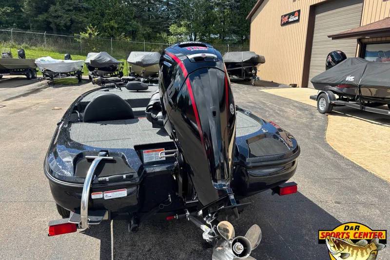 Slide: The Image of 2026 Nitro Z17 boat with Mercury engine at D&R Sports Center. - 4