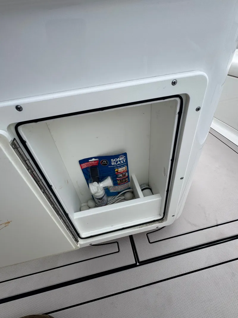 Slide: The Image of Sportsman Heritage 231 Center Console 2014 - 38