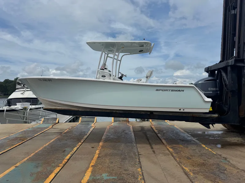 Slide: The Image of Sportsman Heritage 231 Center Console 2014 - 7