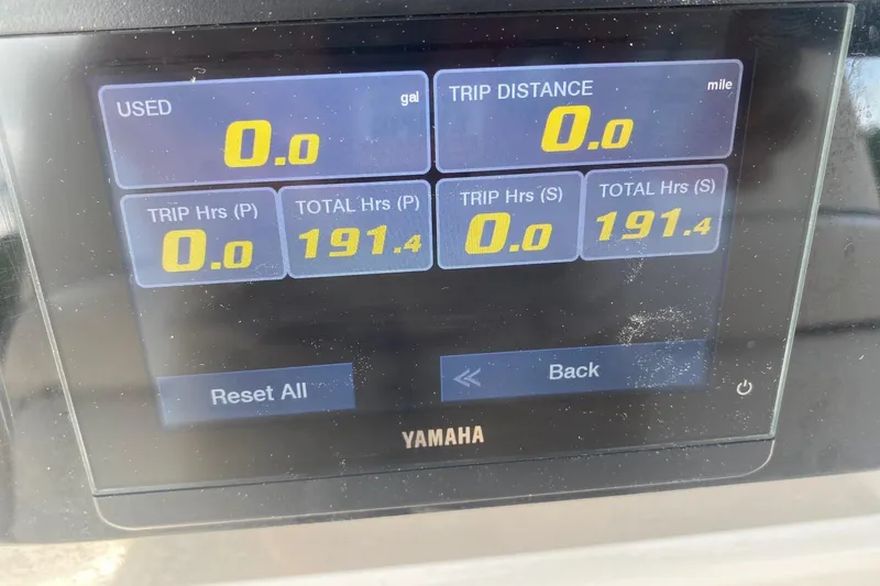 Slide: The Image of Yamaha display showing trip data on 2021 Robalo R272 Center Console boat. - 14