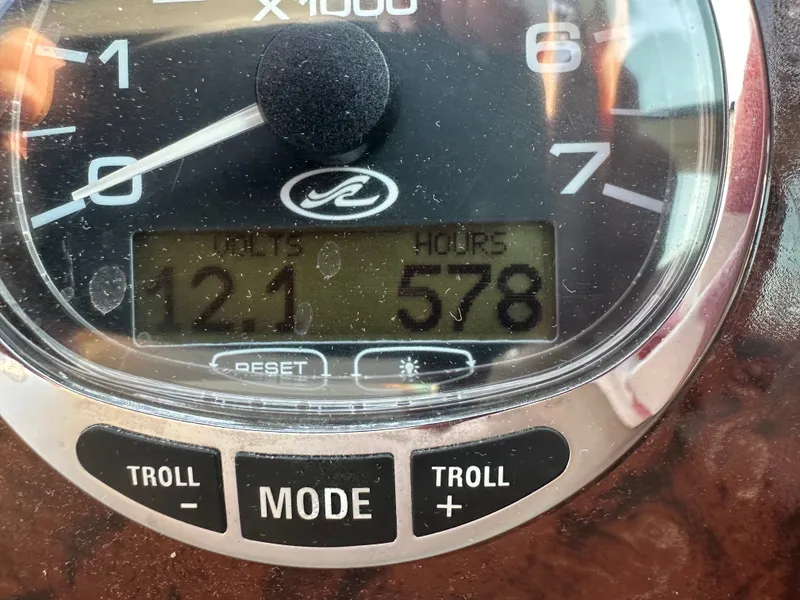 Slide: The Image of Sea Ray Sundancer 320 2007 - 35