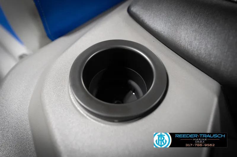 Slide: The Image of 2026 Bennington 22 SSB boat logo on blue background, Reeder-Trausch Marine branding. - 50