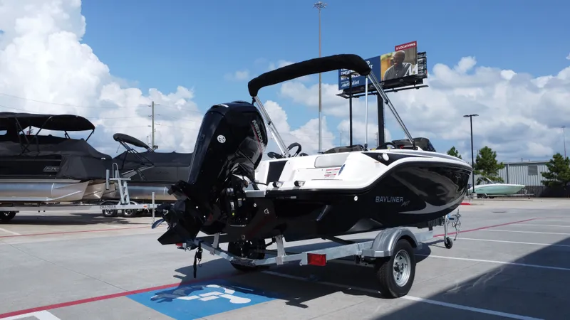 Slide: The Image of Bayliner 170EL 2025 - 10