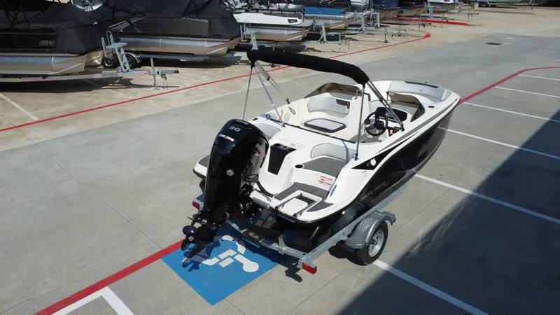 Slide: The Image of Bayliner 170EL 2025 - 11