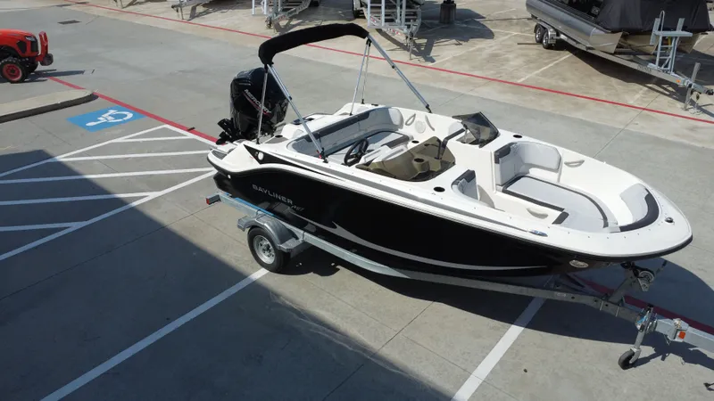 Slide: The Image of Bayliner 170EL 2025 - 13