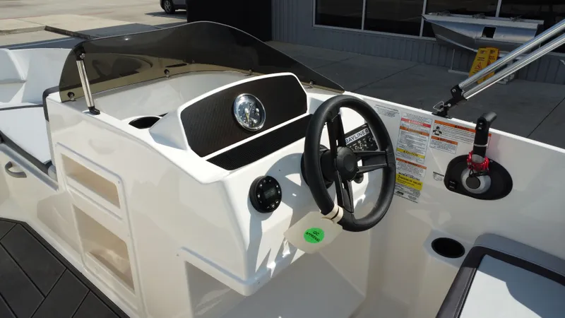 Slide: The Image of Bayliner 170EL 2025 - 26