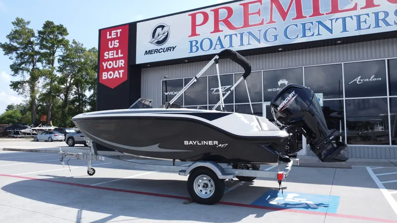 Slide: The Image of Bayliner 170EL 2025 - 3