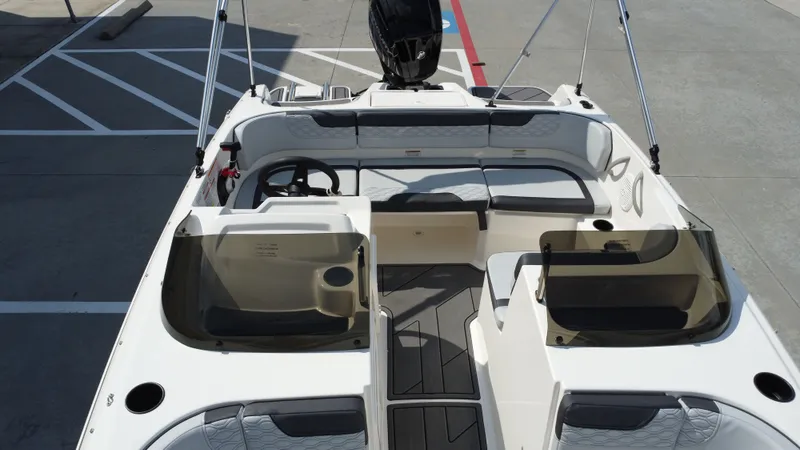 Slide: The Image of Bayliner 170EL 2025 - 30