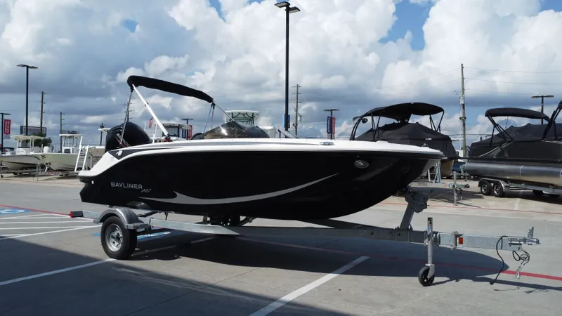 Slide: The Image of Bayliner 170EL 2025 - 6