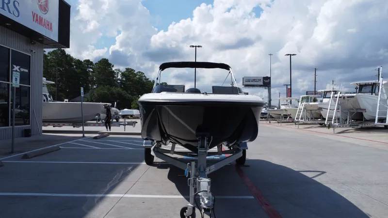 Slide: The Image of Bayliner 170EL 2025 - 7