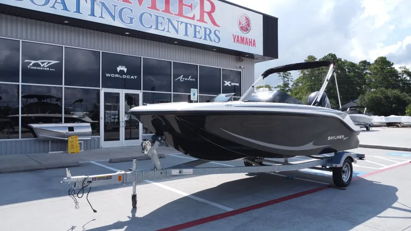 Slide: The Image of Bayliner 170EL 2025 - 8