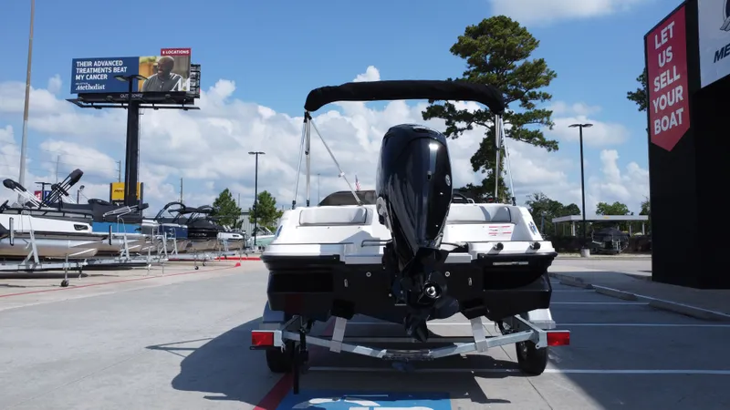 Slide: The Image of Bayliner 170EL 2025 - 9