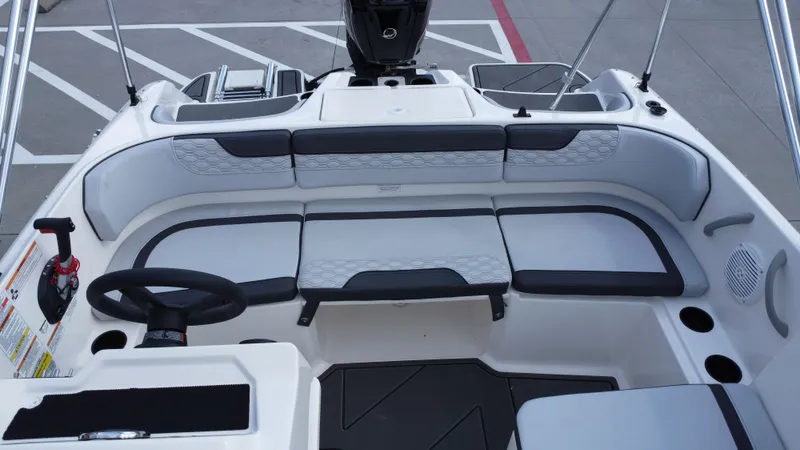 Slide: The Image of Bayliner 170EL 2024 - 23