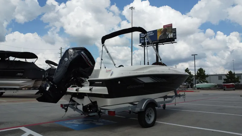 Slide: The Image of Bayliner E16LE 2025 - 10