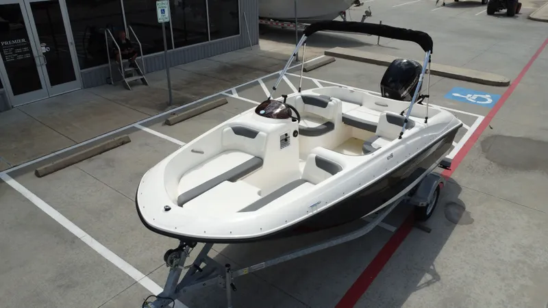 Slide: The Image of Bayliner E16LE 2025 - 15