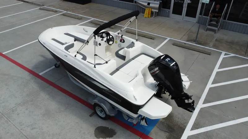 Slide: The Image of Bayliner E16LE 2025 - 17