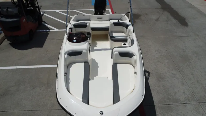 Slide: The Image of Bayliner E16LE 2025 - 21