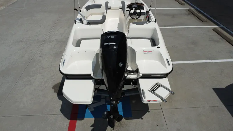 Slide: The Image of Bayliner E16LE 2025 - 26