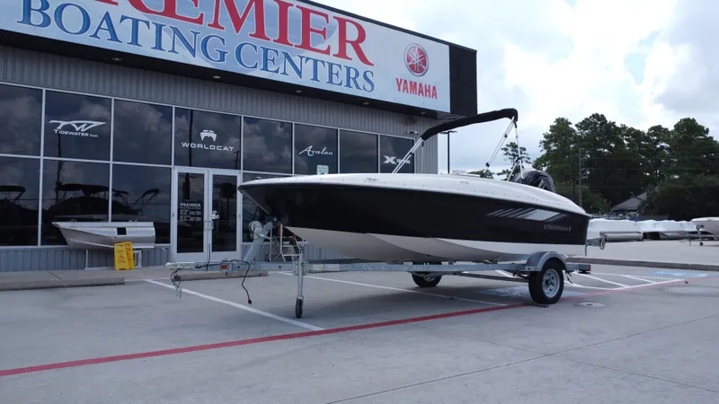 Slide: The Image of Bayliner E16LE 2025 - 8