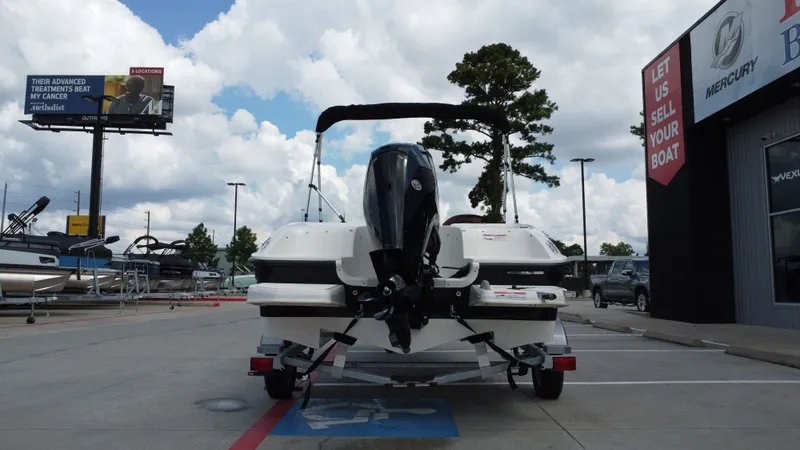 Slide: The Image of Bayliner E16LE 2025 - 9