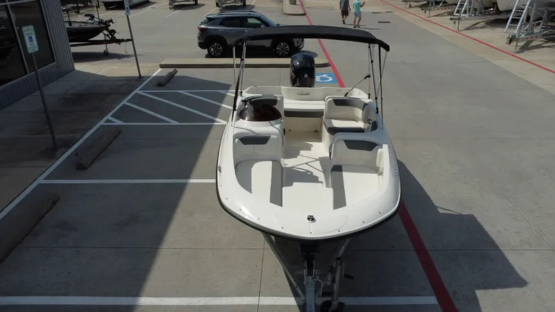 Slide: The Image of Bayliner E16LE 2025 - 14
