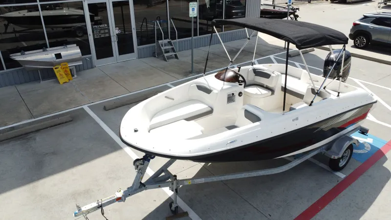 Slide: The Image of Bayliner E16LE 2025 - 15