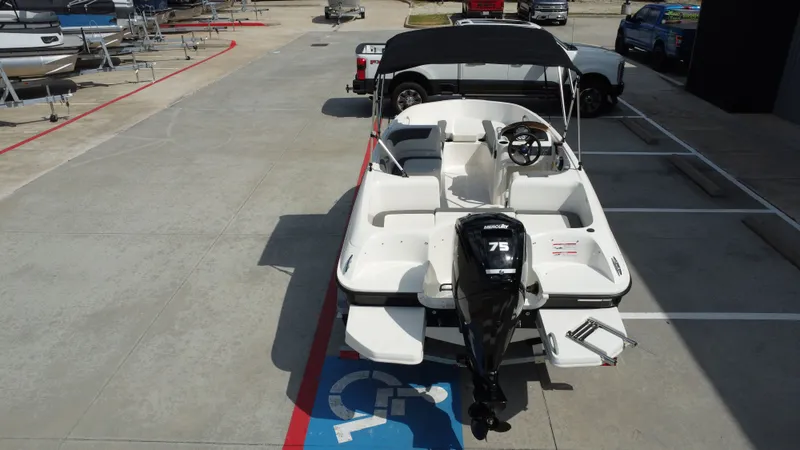 Slide: The Image of Bayliner E16LE 2025 - 18